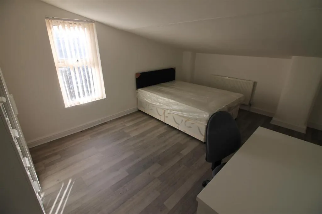 5 bedroom house for rent