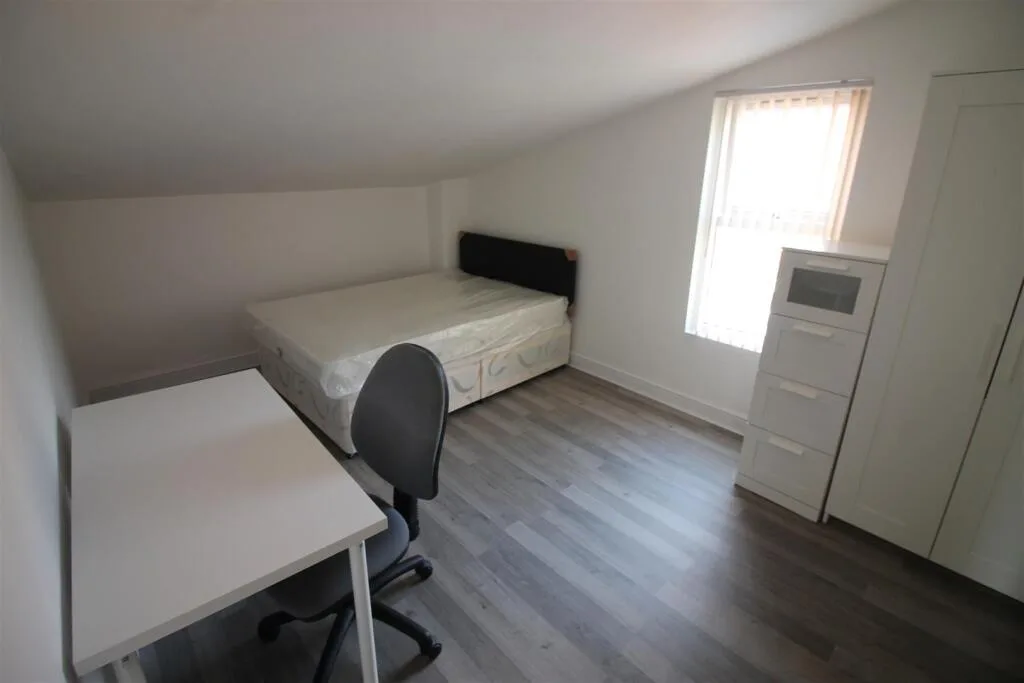 5 bedroom house for rent