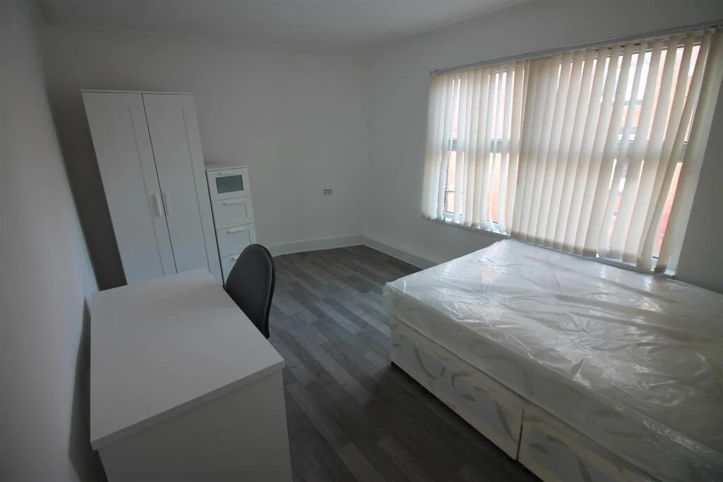 5 bedroom house for rent