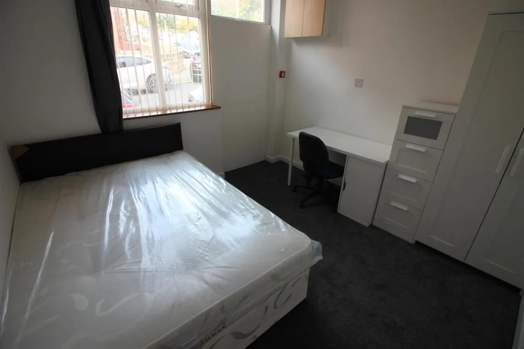 5 bedroom house for rent
