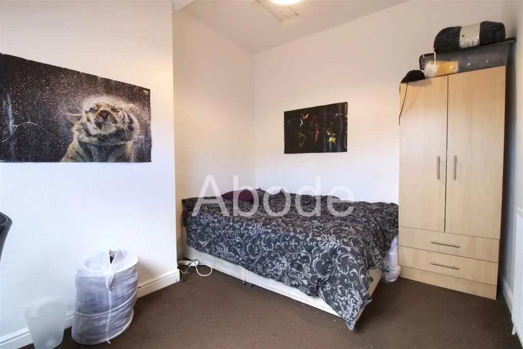 5 bedroom house for rent