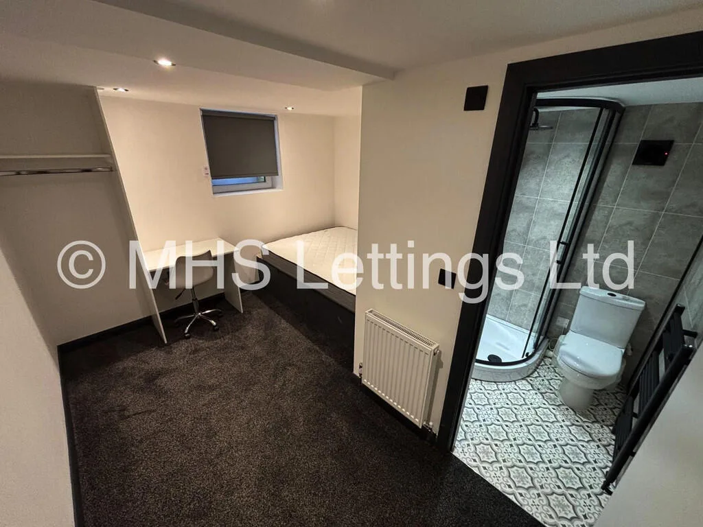 5 bedroom terraced house for rent