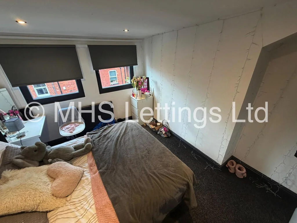 5 bedroom terraced house for rent