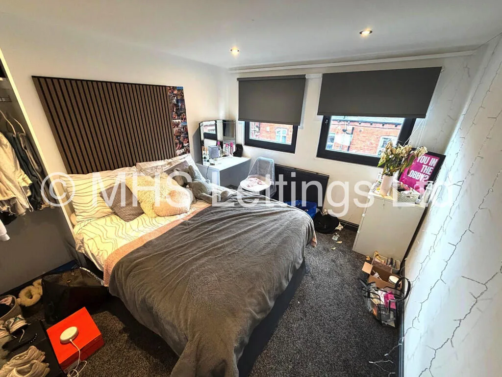 5 bedroom terraced house for rent