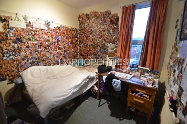 5 bedroom terraced house for rent