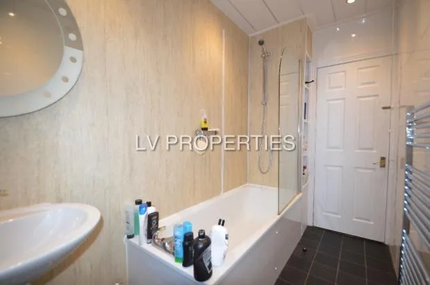 5 bedroom terraced house for rent