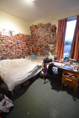 5 bedroom terraced house for rent
