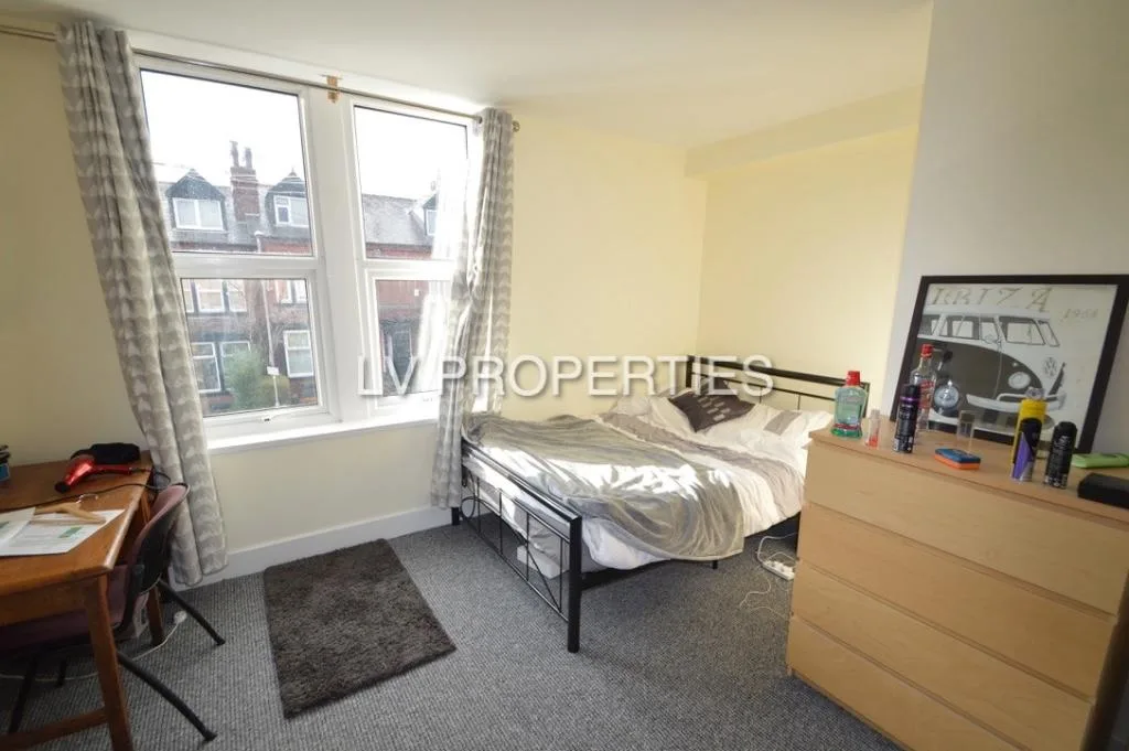 5 bedroom terraced house for rent