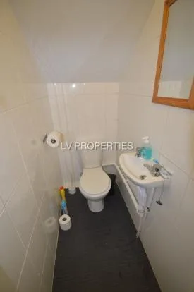 5 bedroom terraced house for rent