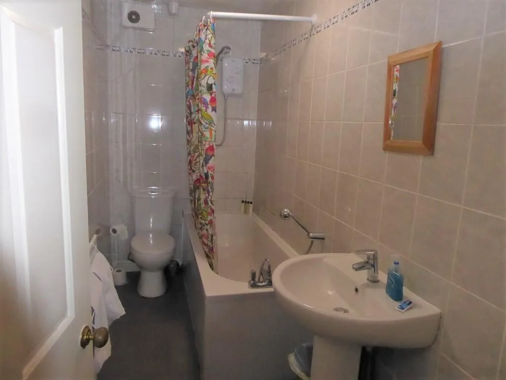 3 bedroom ground floor flat for rent