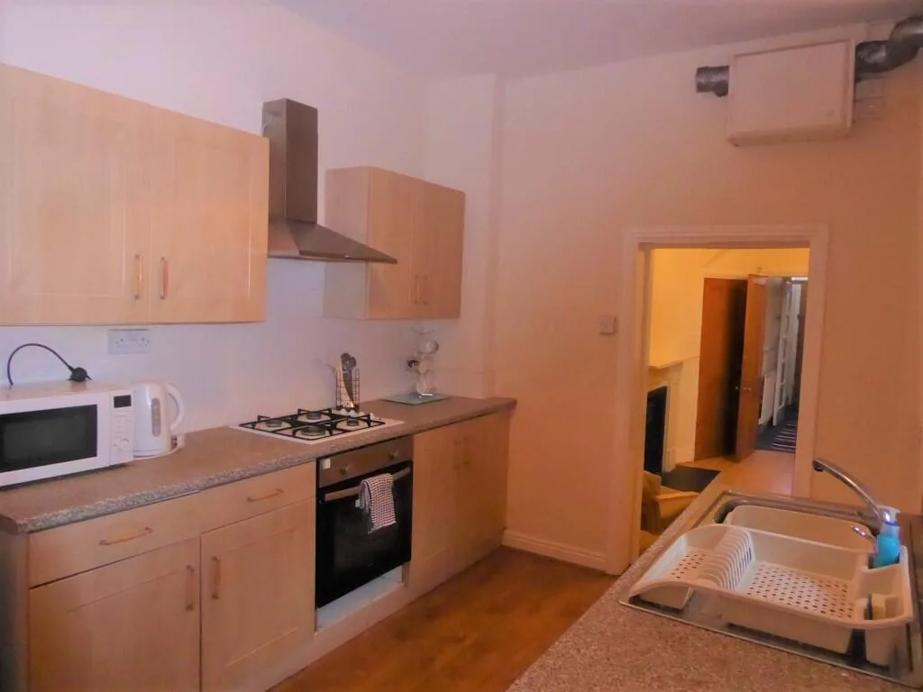 3 bedroom ground floor flat for rent