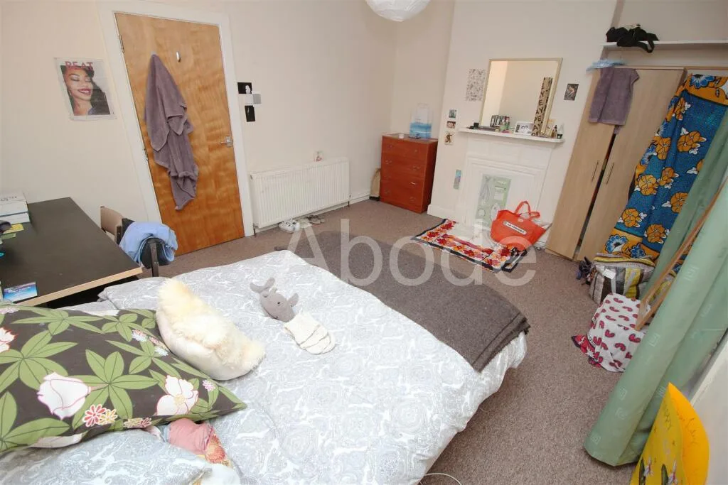 5 bedroom house for rent
