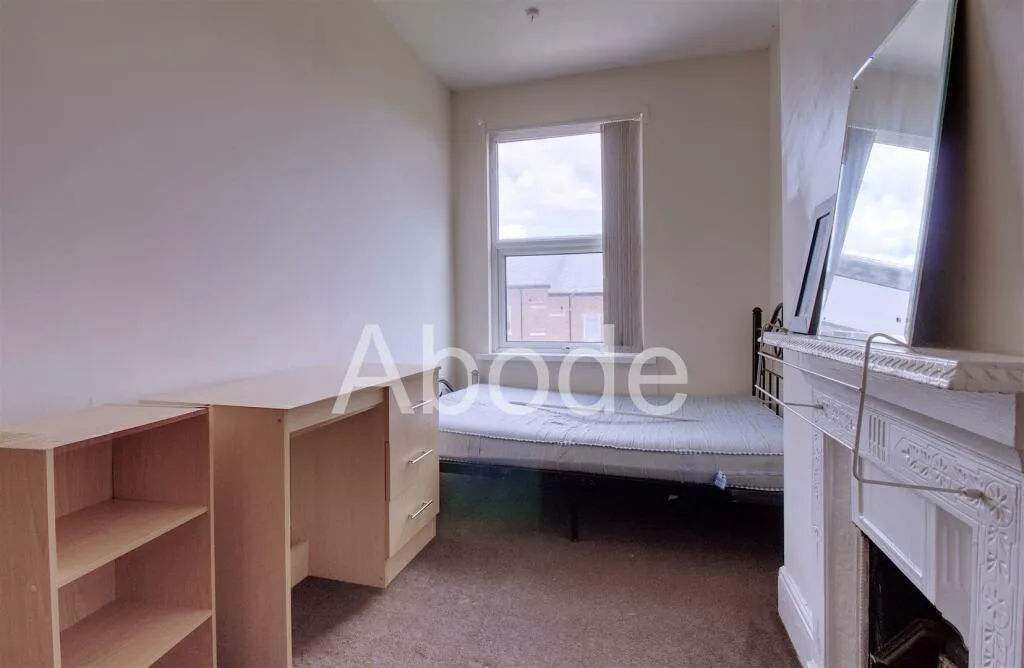 6 bedroom house for rent