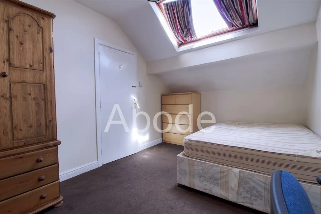 6 bedroom house for rent