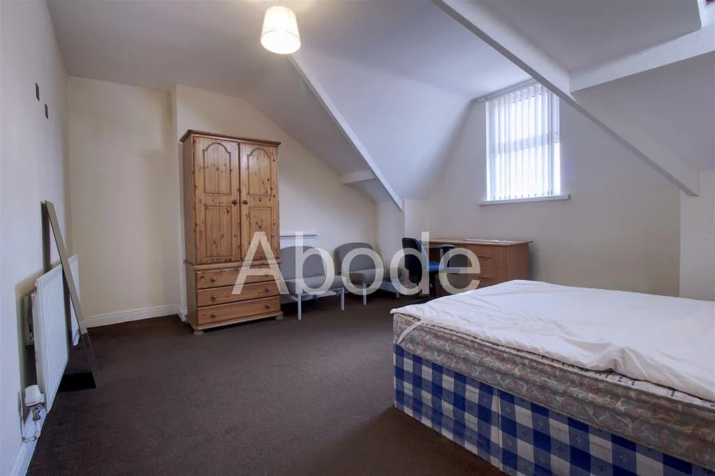 6 bedroom house for rent