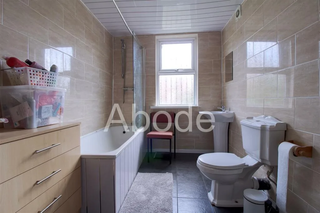 6 bedroom house for rent