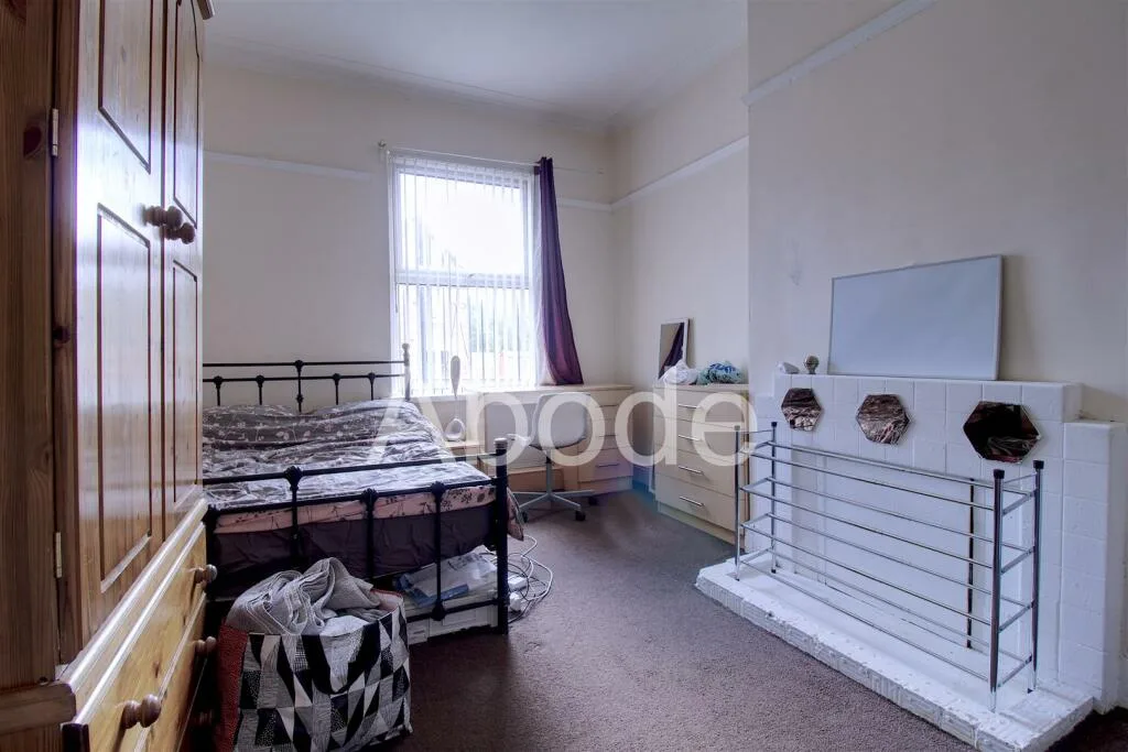 6 bedroom house for rent