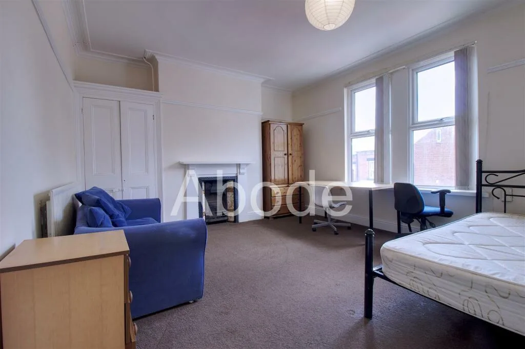 6 bedroom house for rent