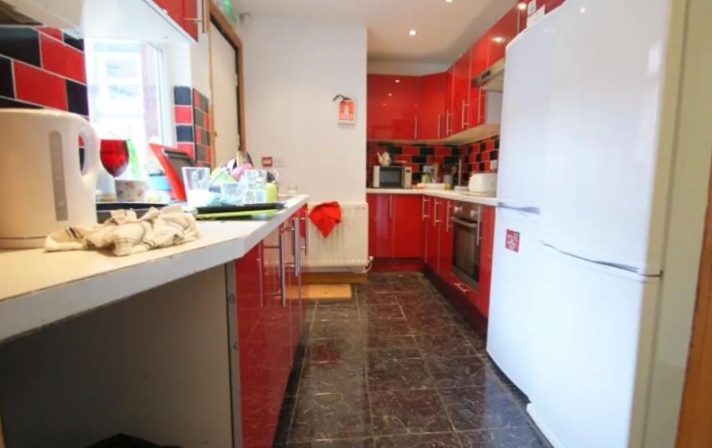 7 bedroom terraced house for rent
