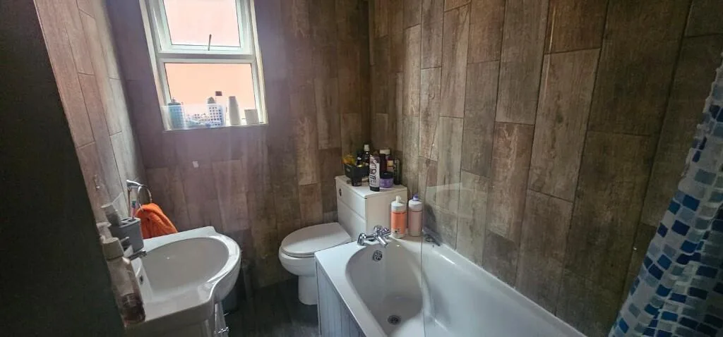 8 bedroom terraced house for rent