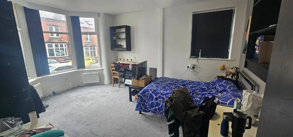 8 bedroom terraced house for rent