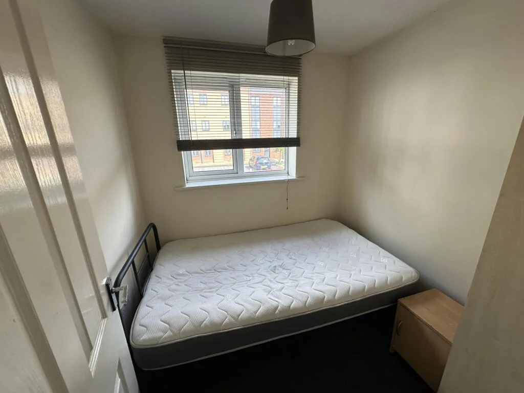3 bedroom semi-detached house for rent
