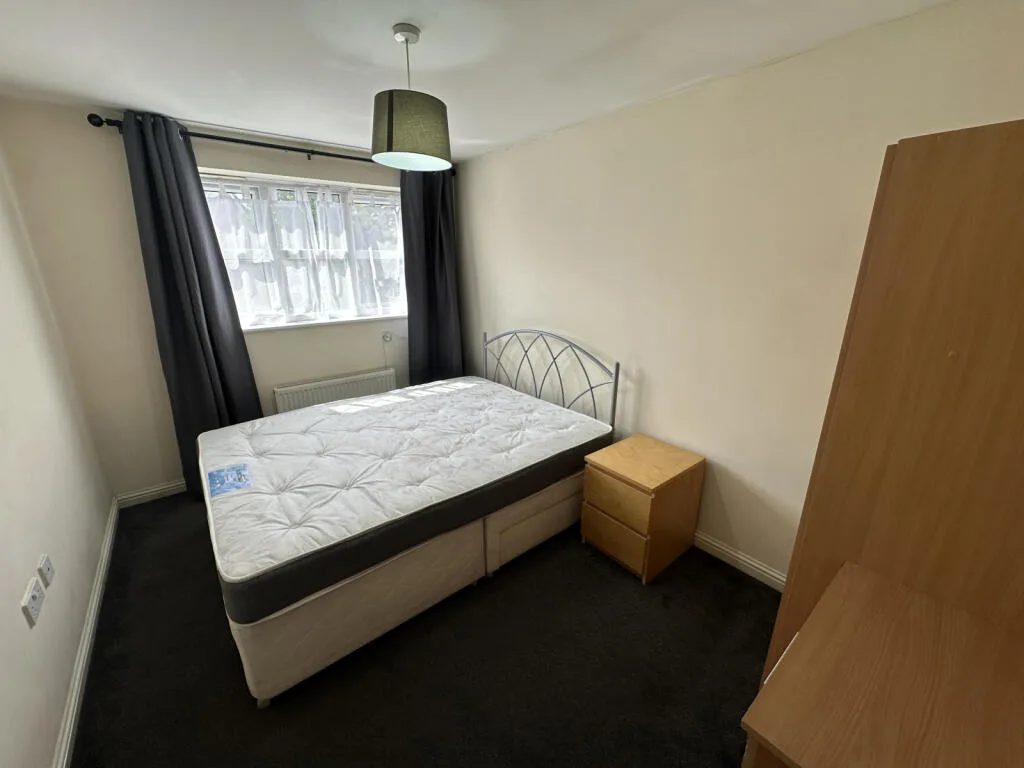 3 bedroom semi-detached house for rent