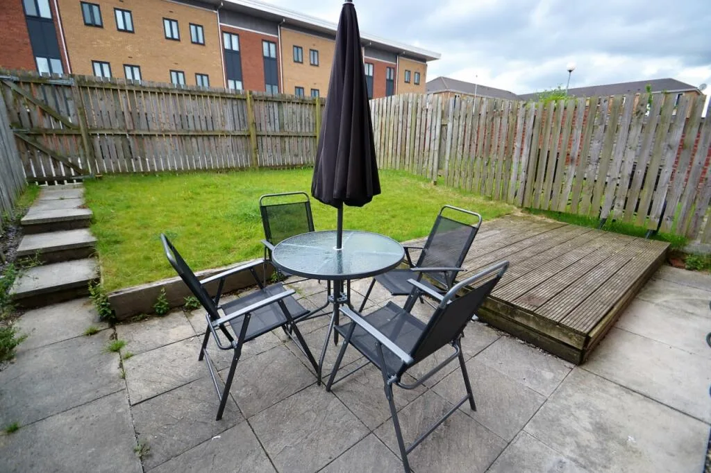 3 bedroom semi-detached house for rent