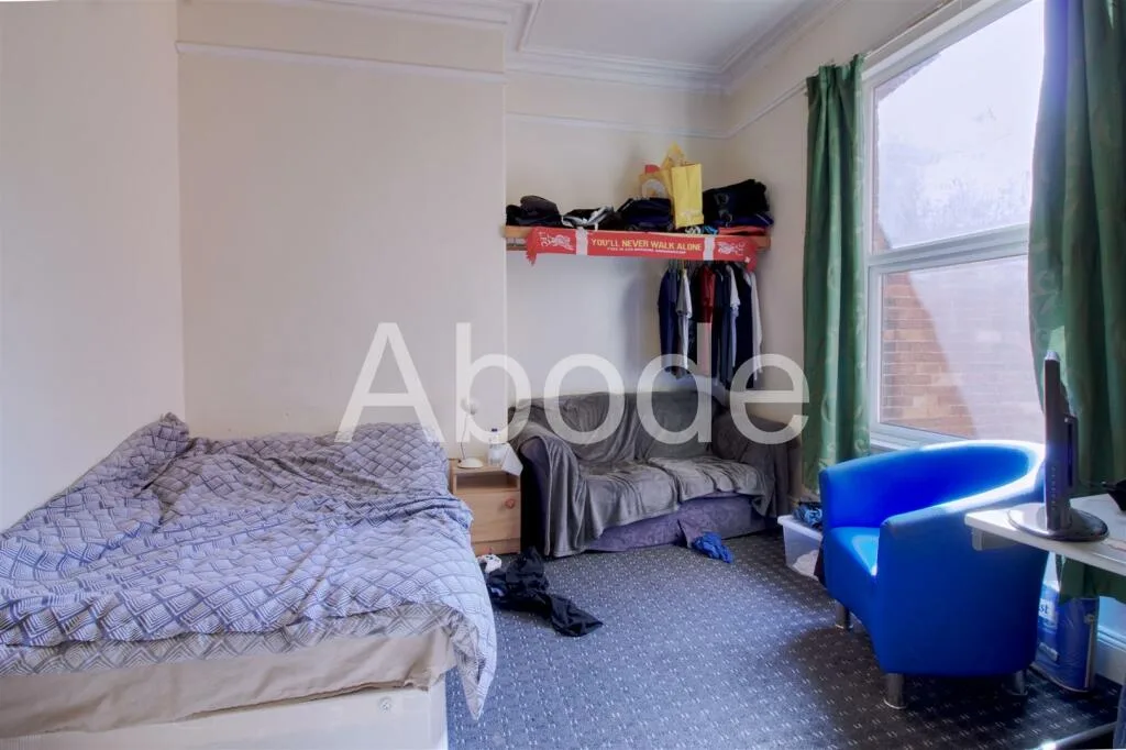 8 bedroom house for rent