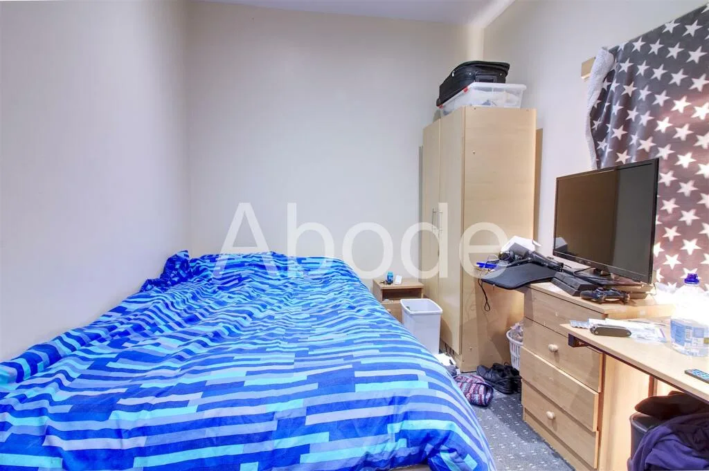 8 bedroom house for rent