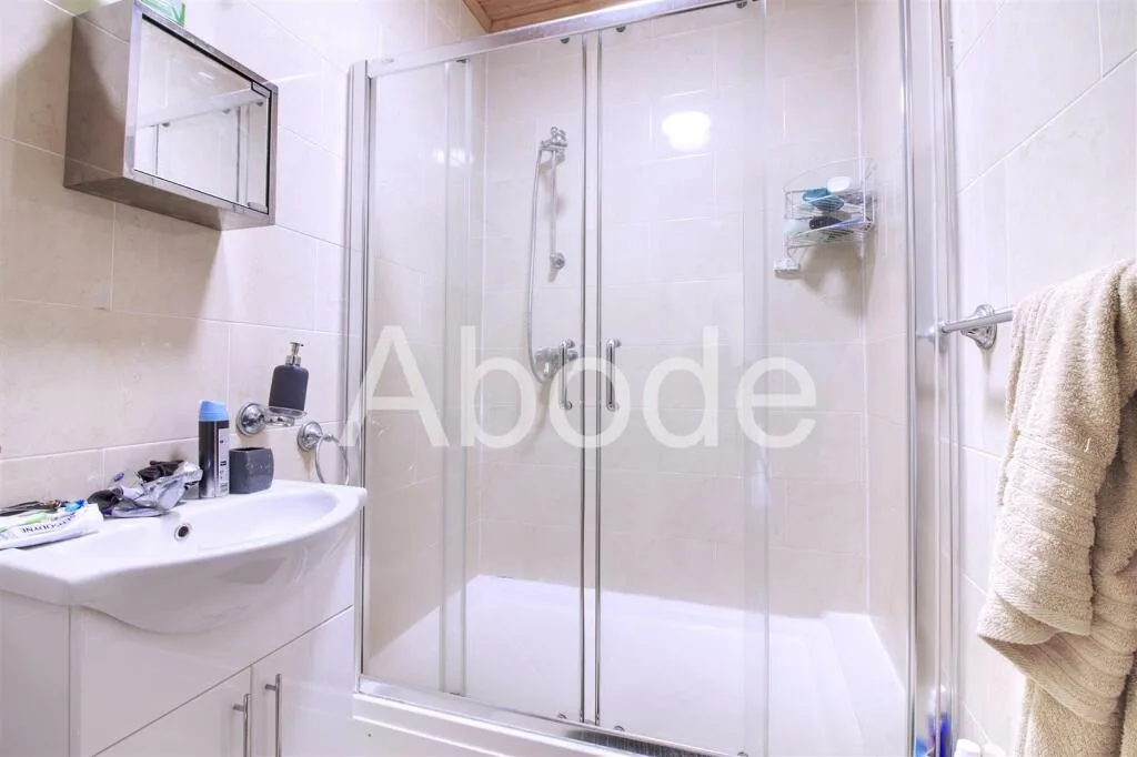 8 bedroom house for rent