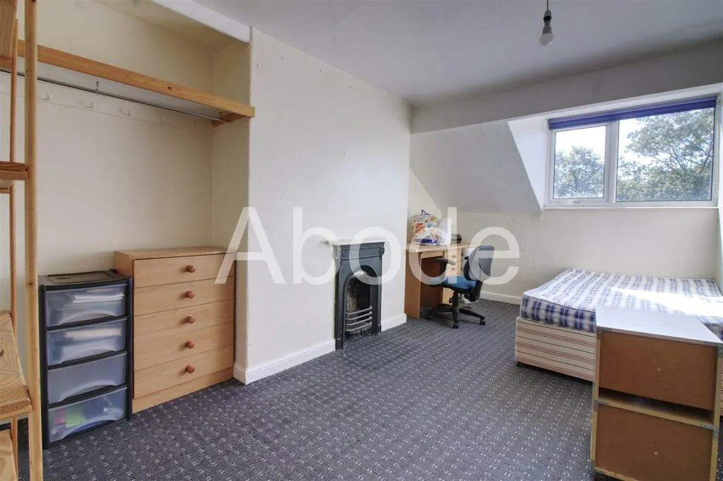 8 bedroom house for rent