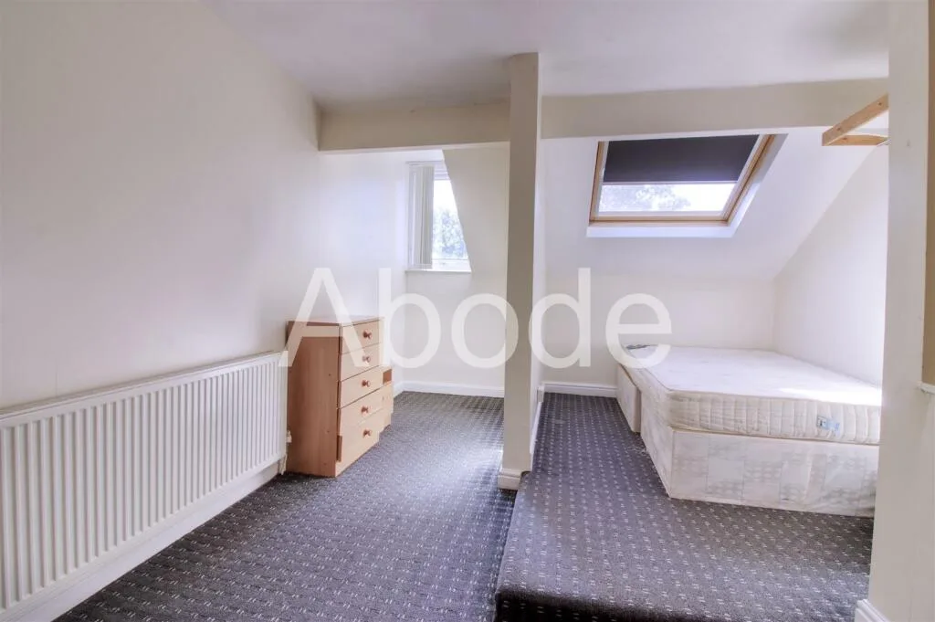 8 bedroom house for rent