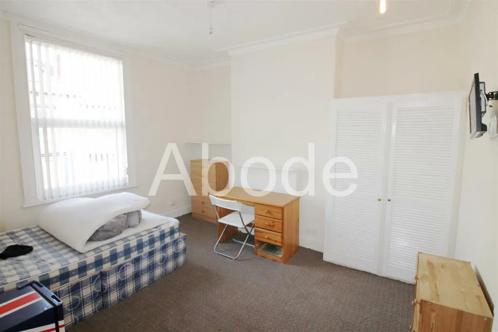 7 bedroom house for rent