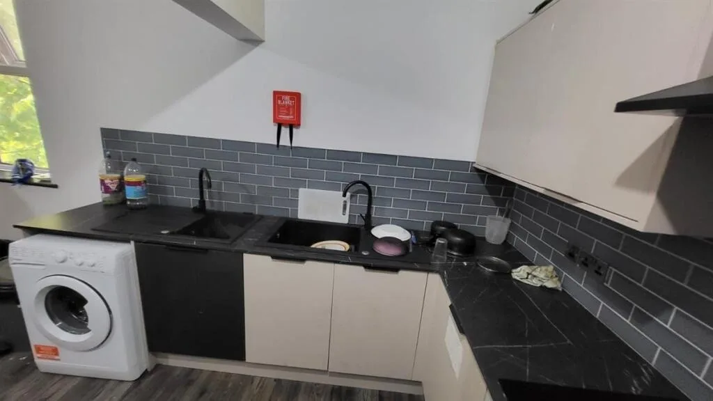 6 bedroom house for rent