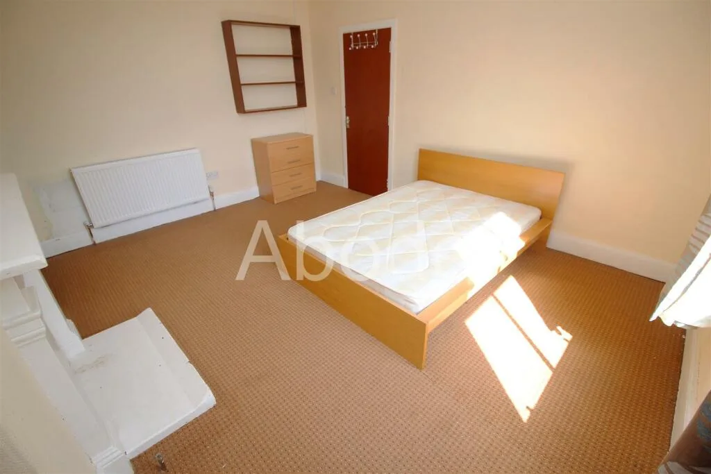 9 bedroom house for rent