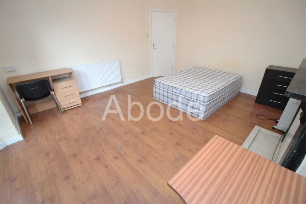 9 bedroom house for rent