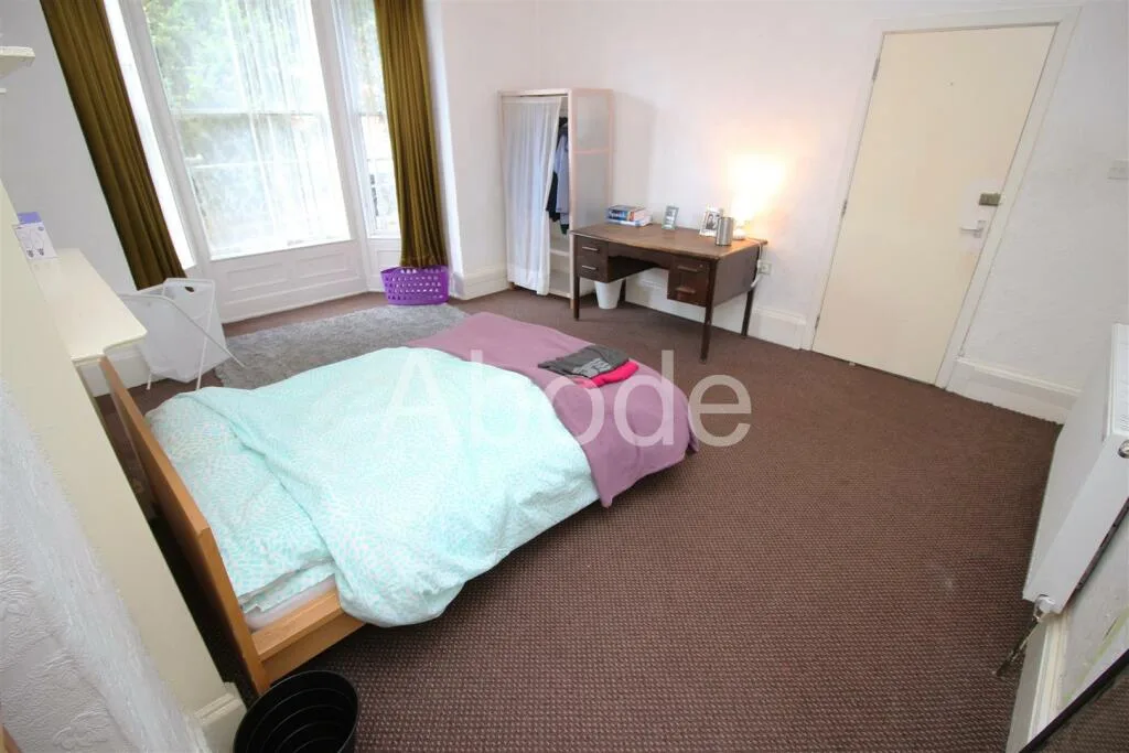 9 bedroom house for rent