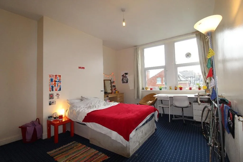 9 bedroom terraced house for rent