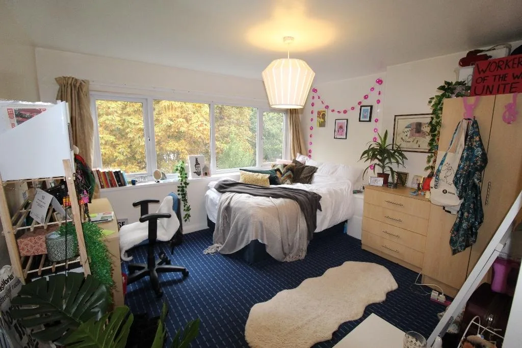 9 bedroom terraced house for rent