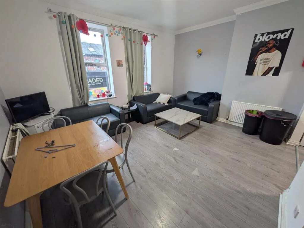 5 bedroom apartment for rent
