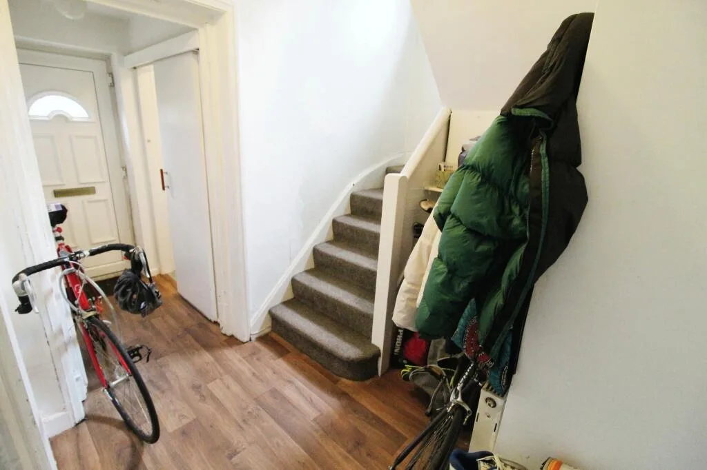 4 bedroom semi-detached house for rent