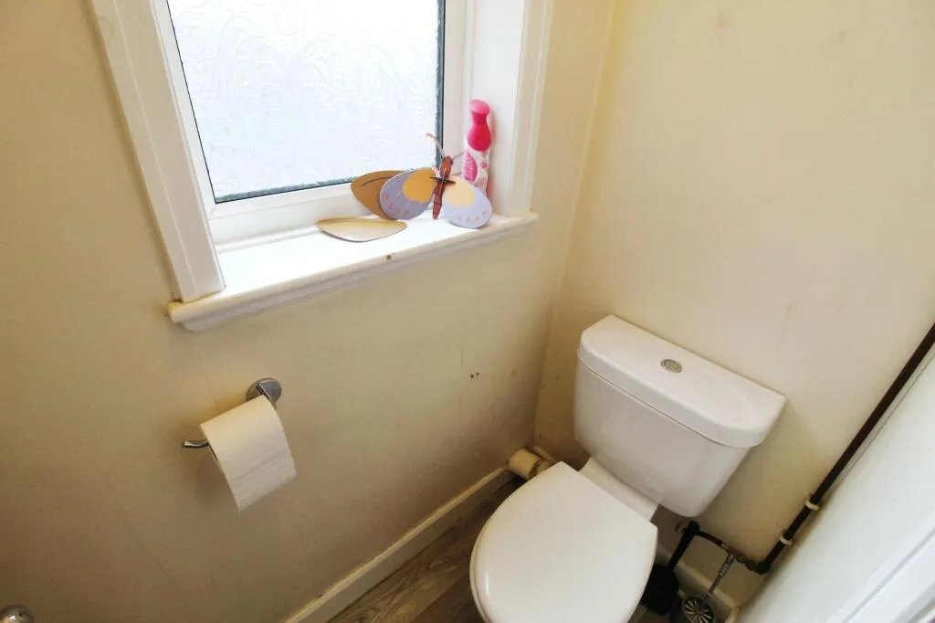 4 bedroom semi-detached house for rent