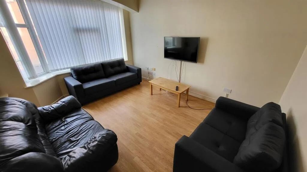 7 bedroom house for rent