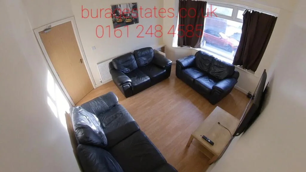 7 bedroom detached house for rent