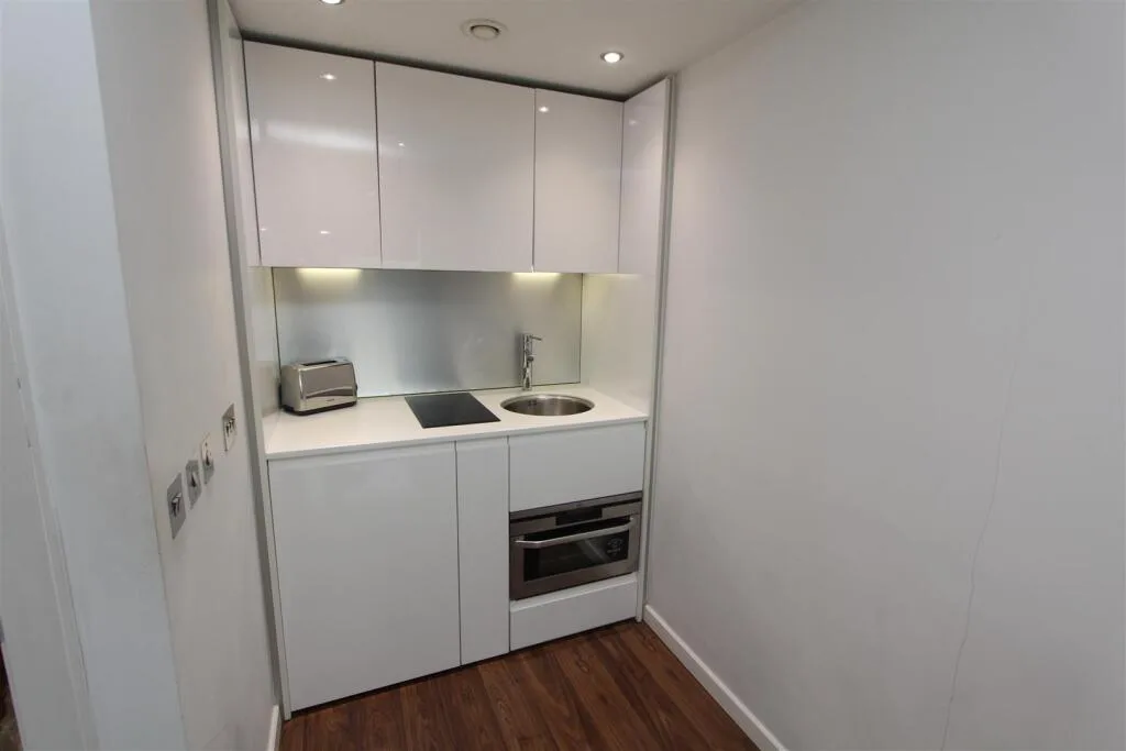 Studio flat for rent