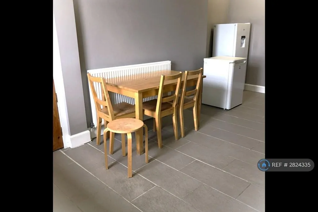 4 bedroom flat for rent