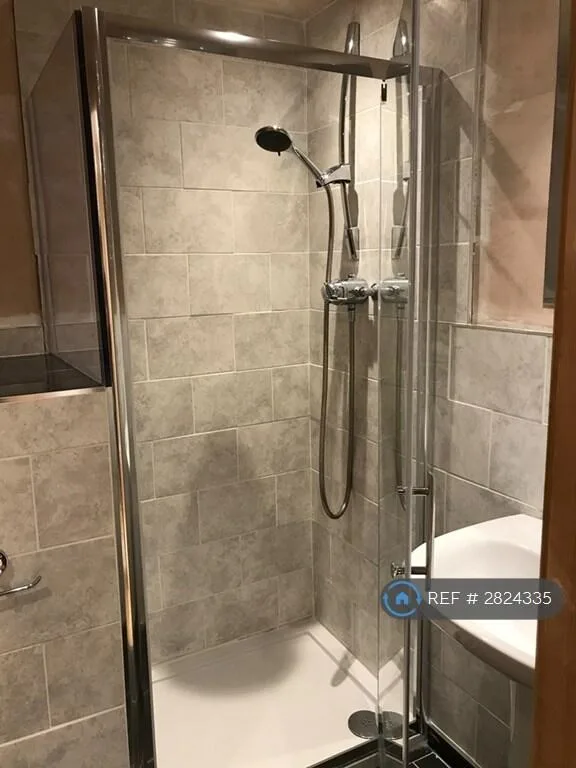 4 bedroom flat for rent