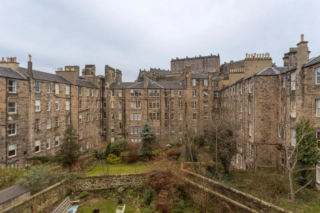 3 bedroom flat for rent