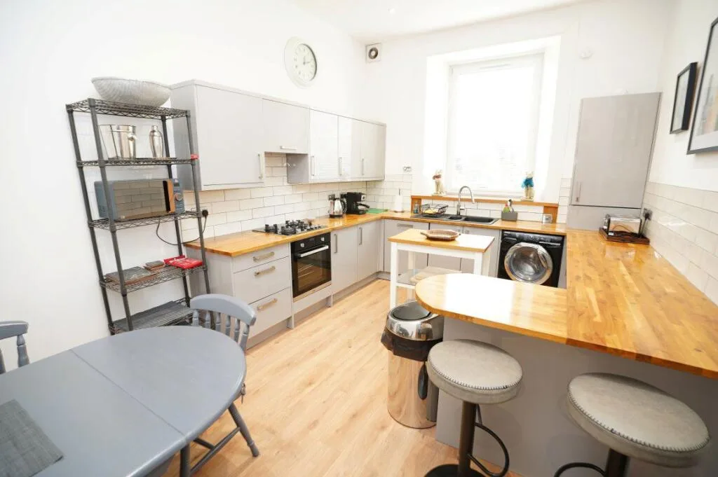 3 bedroom flat for rent